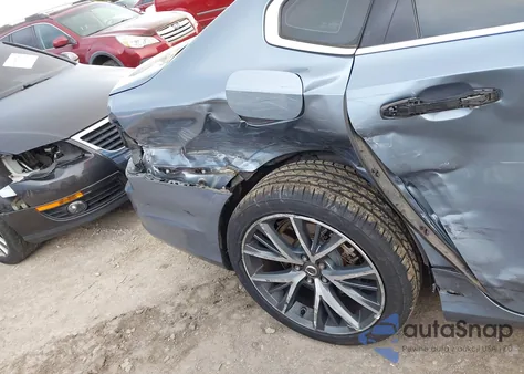 2018 Volvo S90 T5 Momentum из США, поврежденный, VIN LVY982MK1JP020671